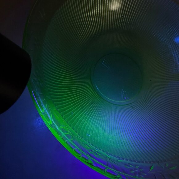 Imperial Glass Prism and Daisy Green Depression Bowl Uranium Glass UV Glow - Picture 6 of 9